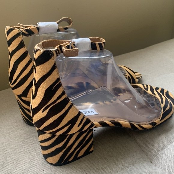 Steve Madden Irenee Sandals Tan Animal Print Cow Hair Low-Block Heel Size 9 Wide - Picture 8 of 12